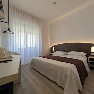 Piccolo 3*, Verona Italien